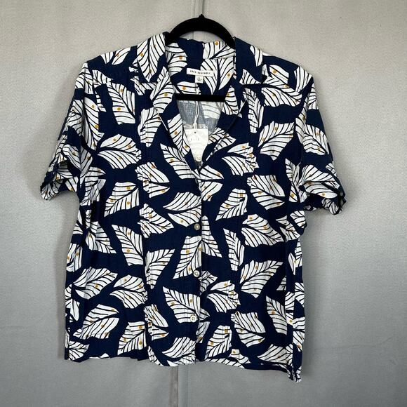NWT Free Assembly Linen Blend Blue & White Tropical Leaf SS Button Up Size Large - Picture 1 of 7